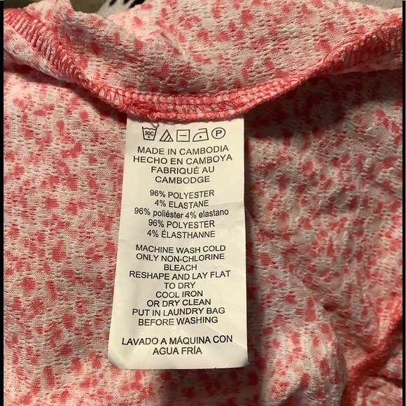 Michael Kors Camelia Rose sleeveless top. - Picture 6 of 6